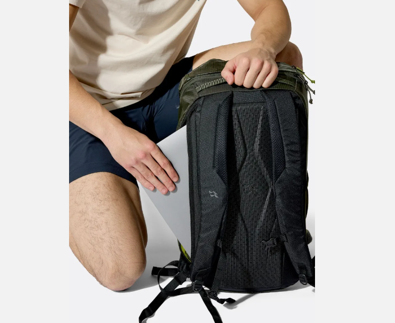 MOCHILA DE DÍA ADRIFT 30L