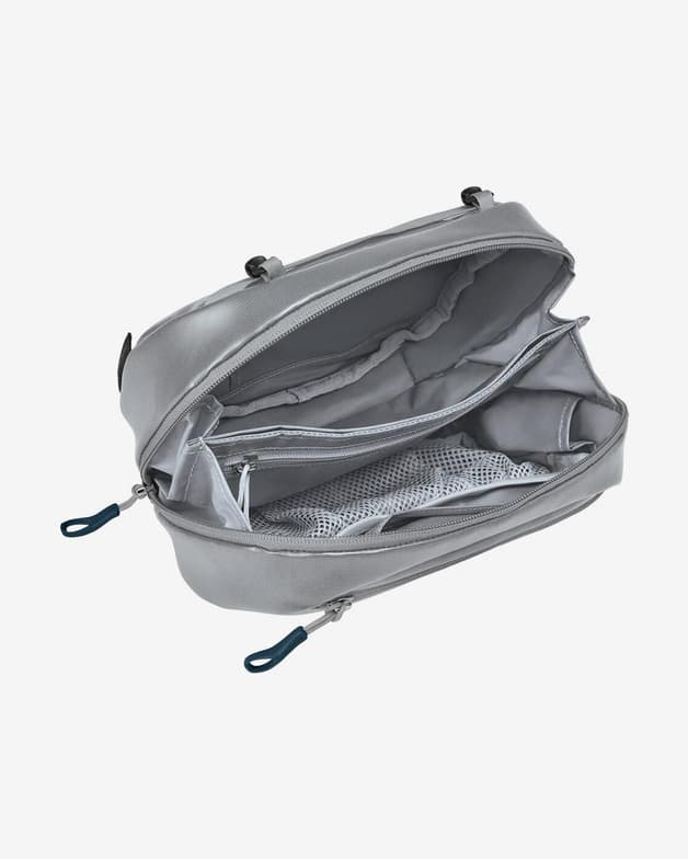 TRANSPORTER TOILETRY KIT LARGE SMOKE GREY