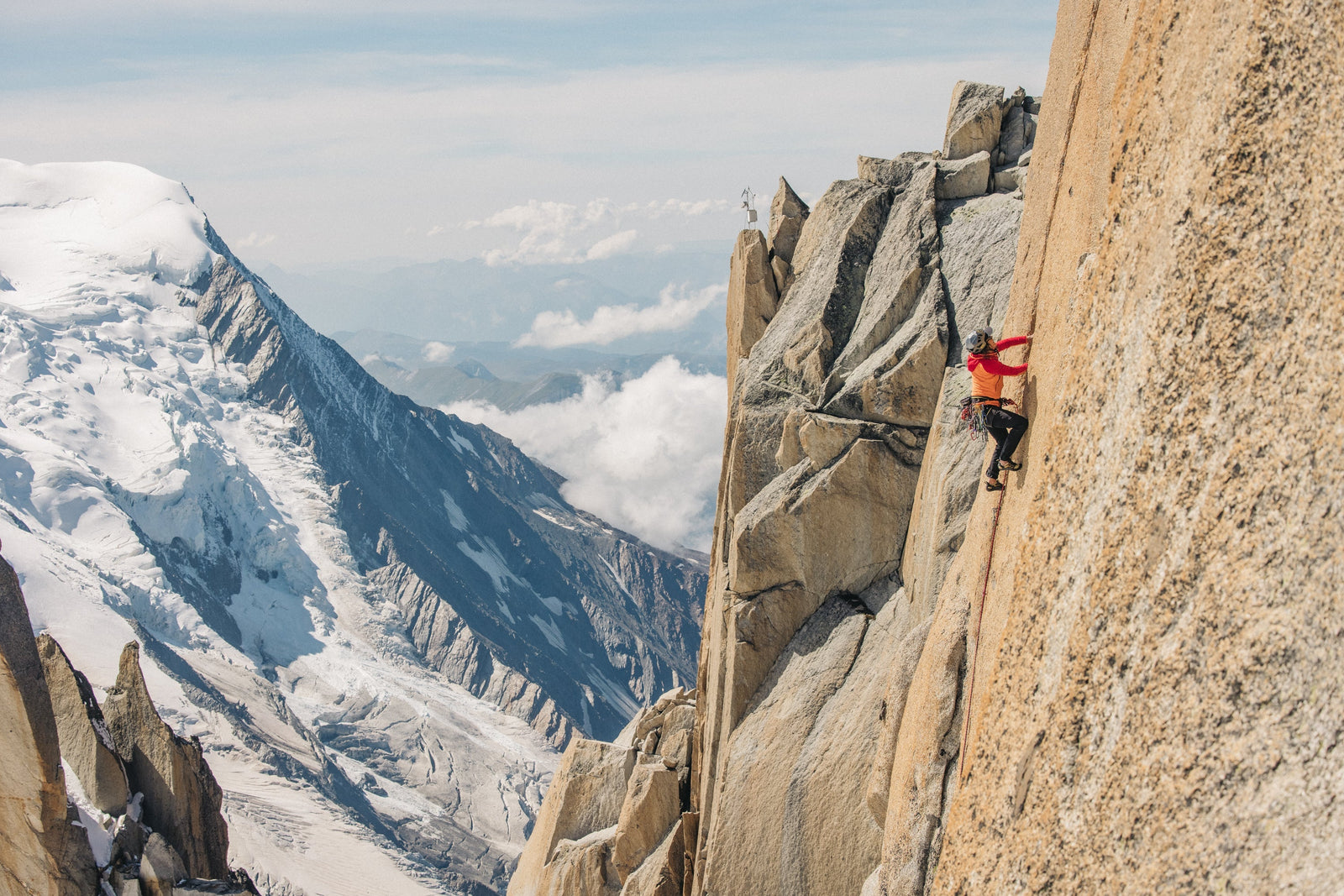 INICIACIÓN A LA ESCALADA, ¿ROCÓDROMO O MONTAÑA?