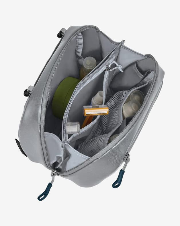 TRANSPORTER TOILETRY KIT LARGE SMOKE GREY