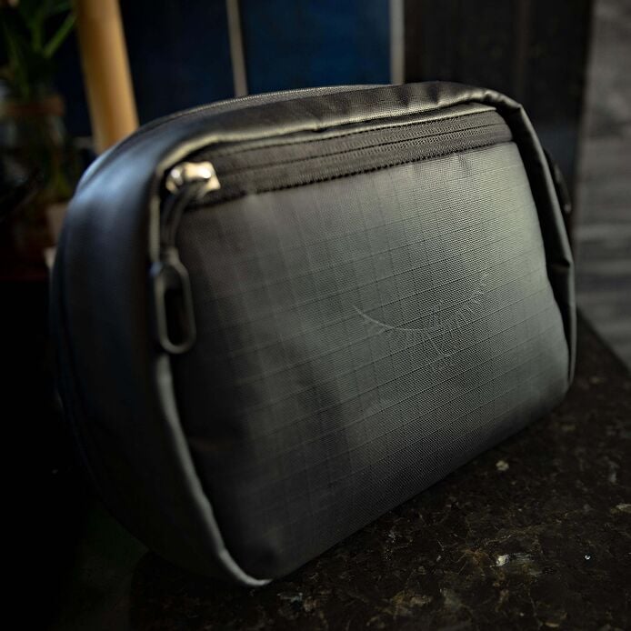 TRANSPORTER TOILETRY KIT LARGE BLACK